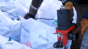 жылу сыйла 2 көмір.00_02_29_08.Still004